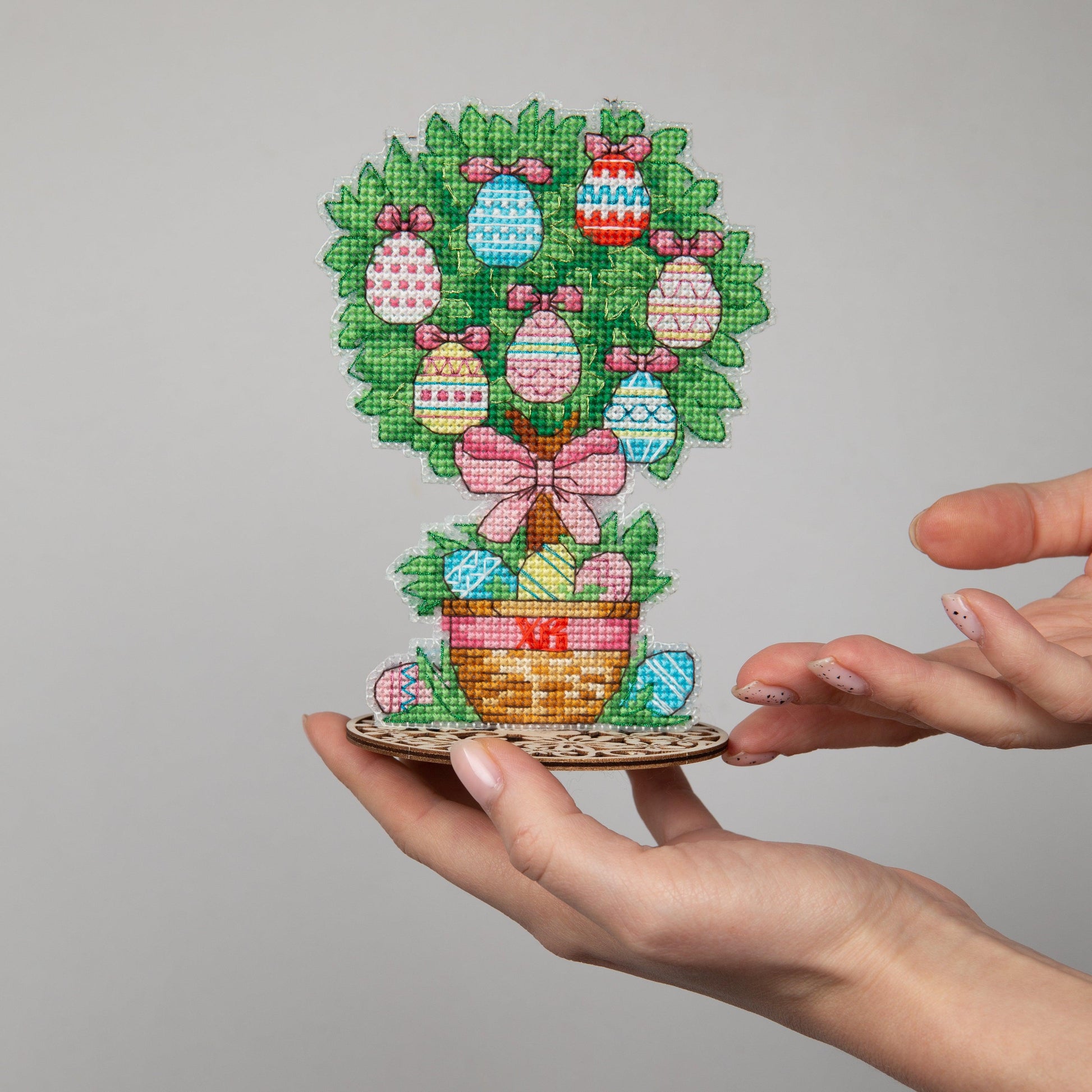 EASTER TREE "Happy Easter!", Counted Cross Stitch Kit, 14 count plastic canvas, size 10,5 x 14 cm, CRYSTAL ART (T-63) - Leo Hobby